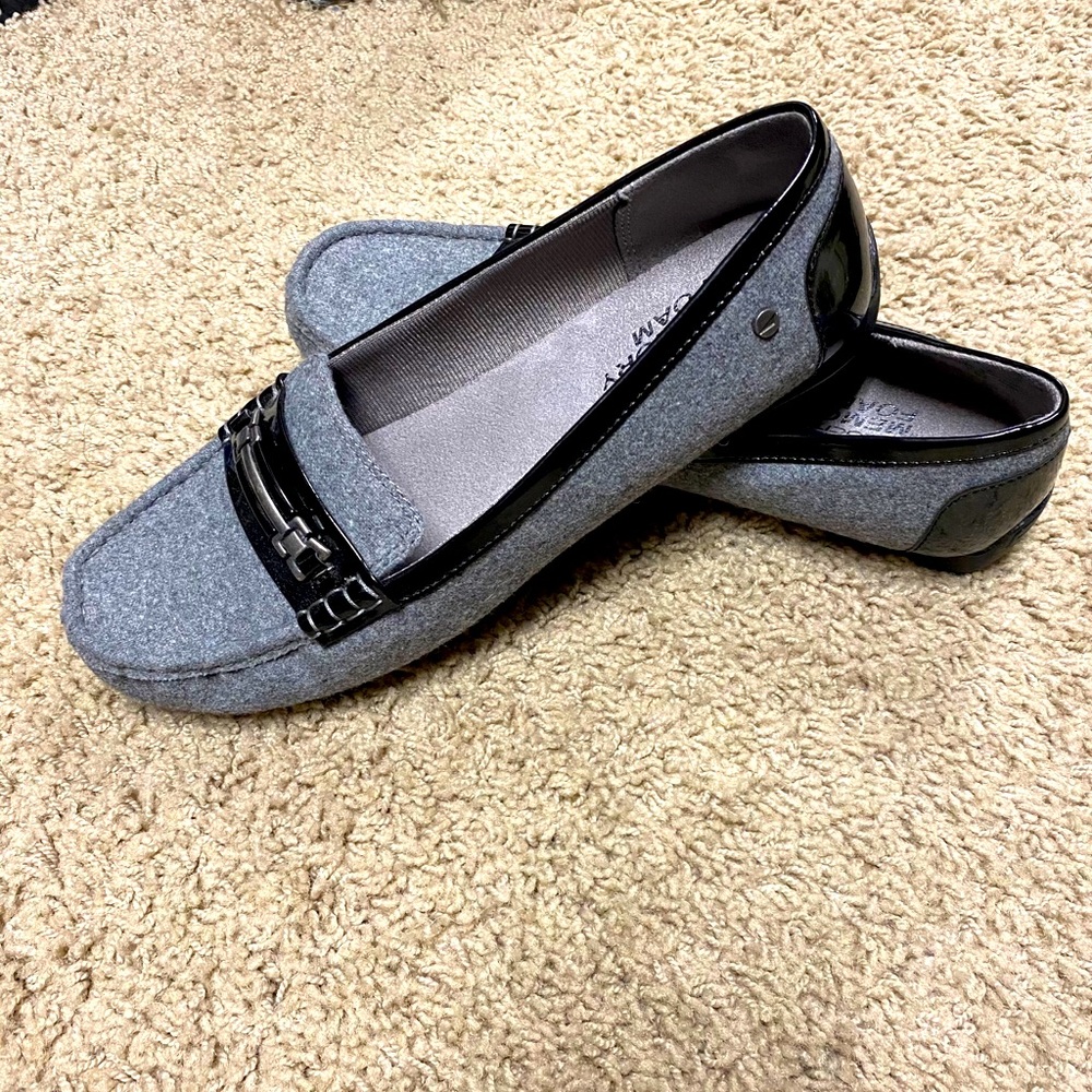 Life Stride Vanity Gray And Black Loafers